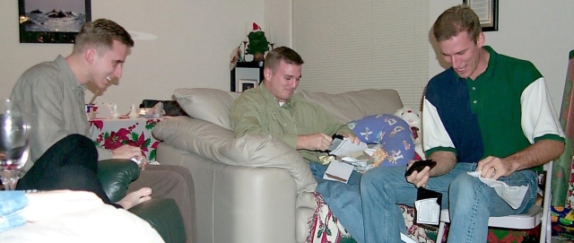 1999-12-22-Brothers-Race-to-open-gifts.jpg